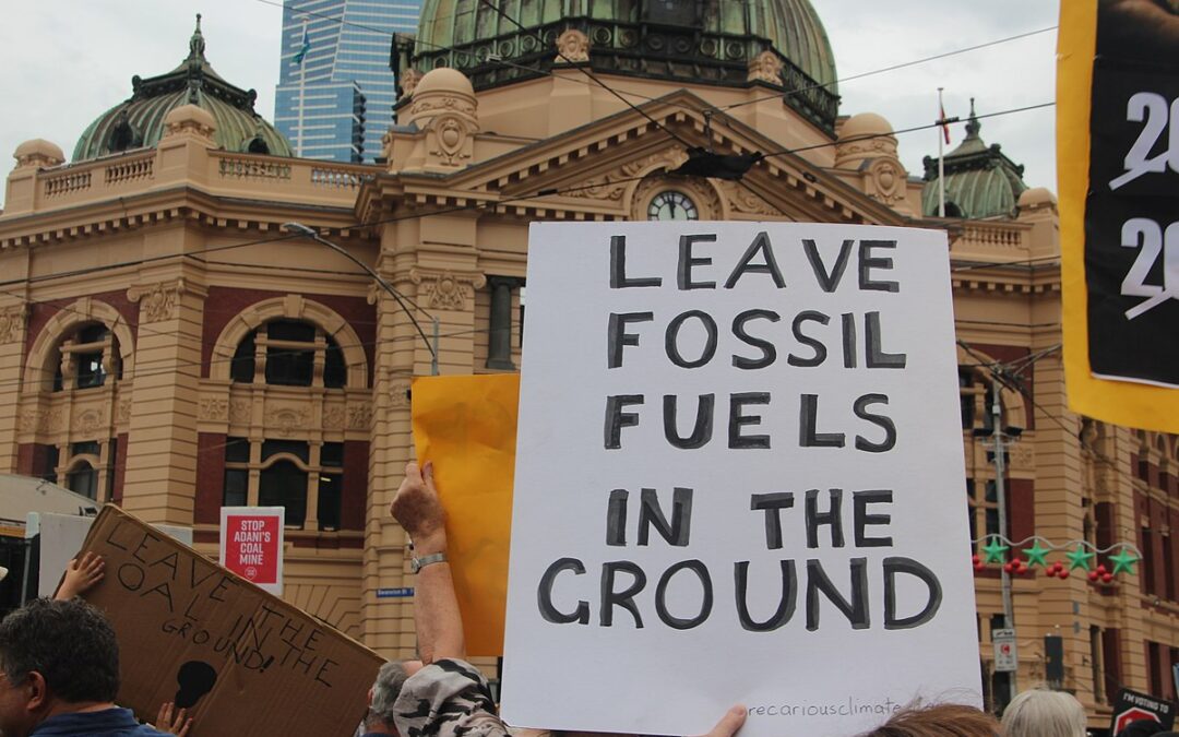L’influenza dell’industria dei combustibili fossili sulle politiche australiane contro il cambiamento climatico